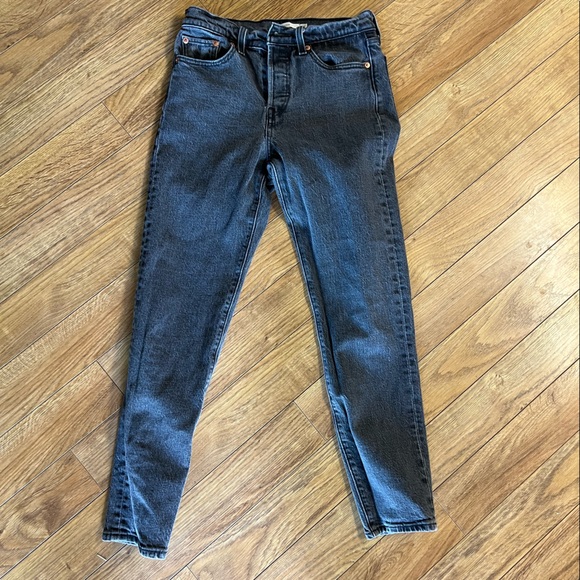 Levi’s wedgie fit jeans - Picture 2 of 7